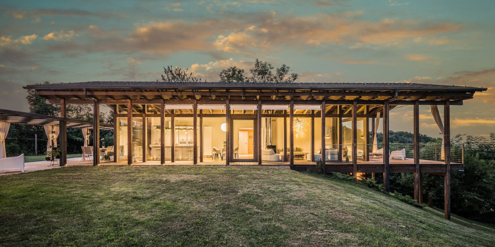 Villa contemporanea in stile palafitta - fotografia di architettura