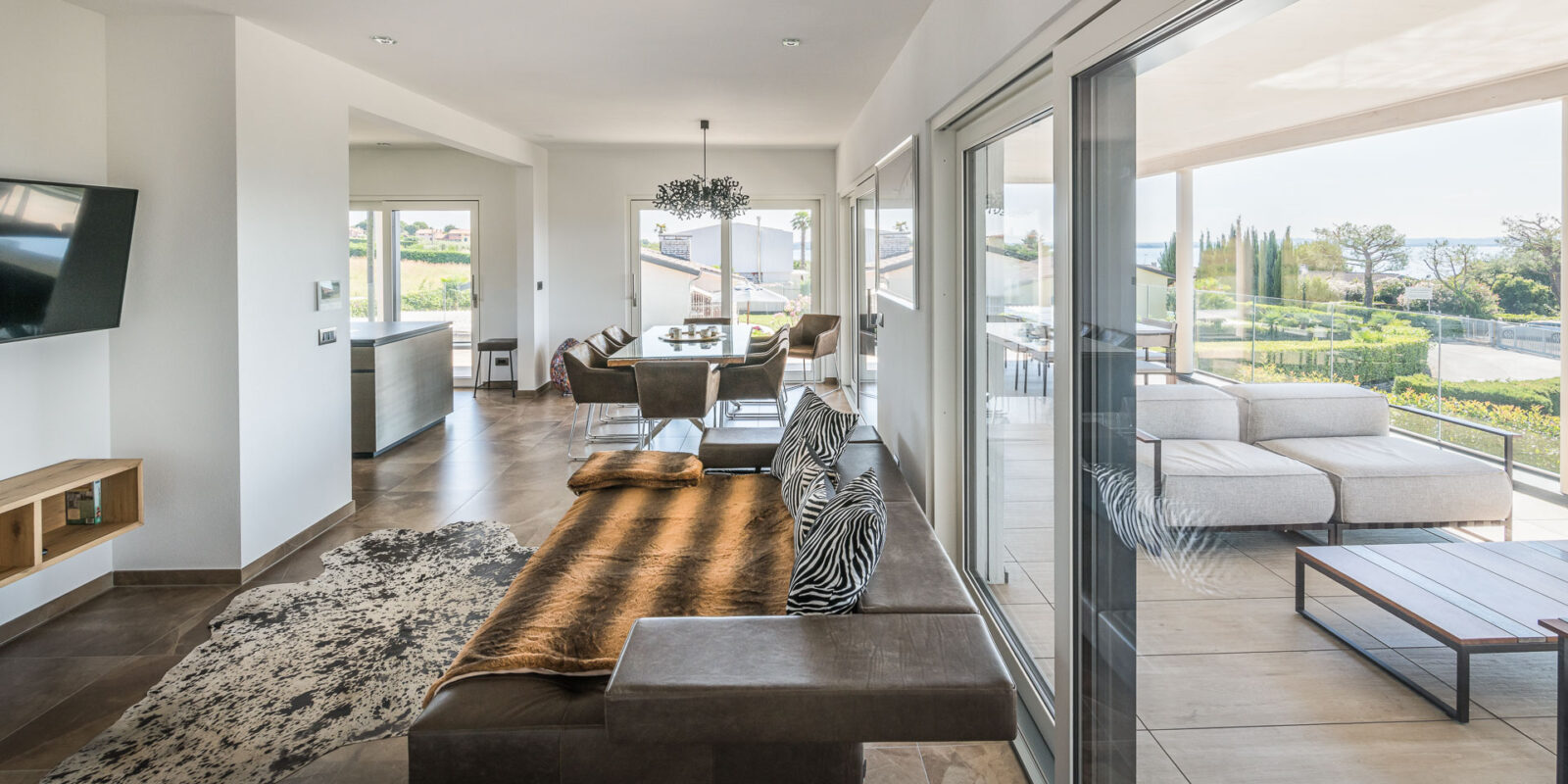 interno di una villa sul Lago di Garda - spazi di lusso